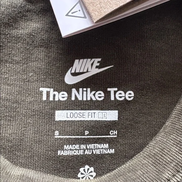 Nike Olive Green Embroidered Swoosh Short Sleeve Tee small loose fit nwt - Picture 9 of 13